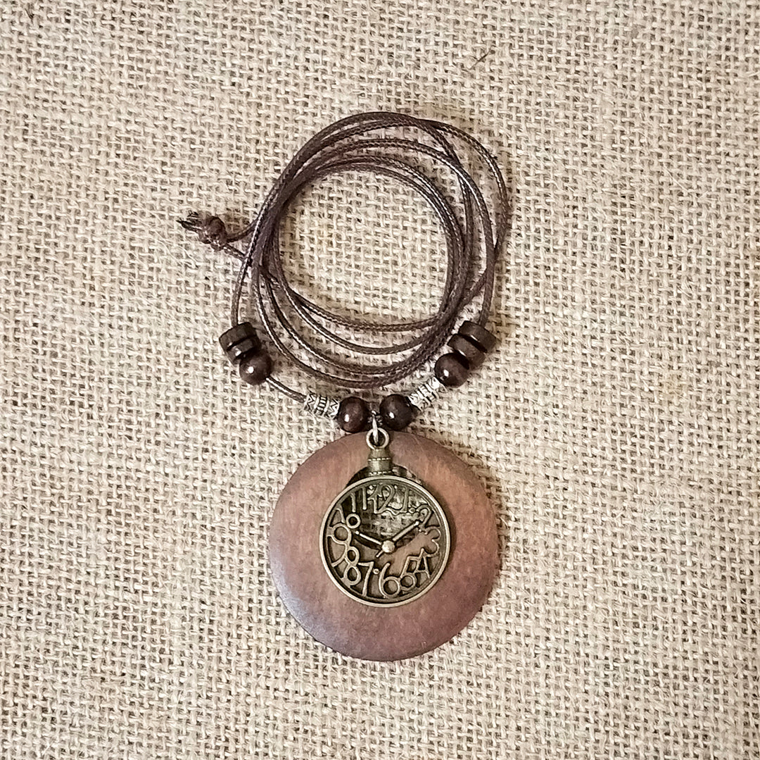 Vintage Ethnic Style Beaded Wooden Hollow Pendant Necklace (Clock)