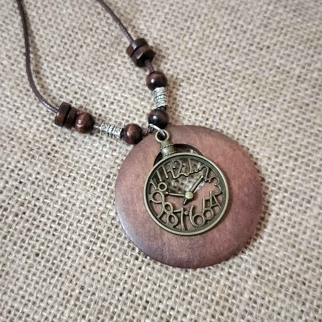 Vintage Ethnic Style Beaded Wooden Hollow Pendant Necklace (Clock)