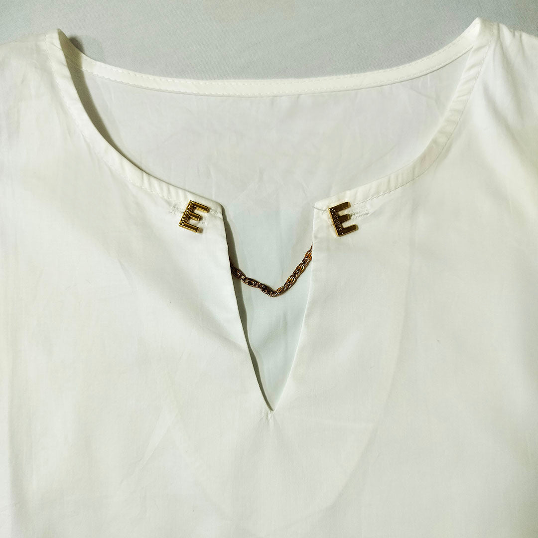 V-neck chic shirt