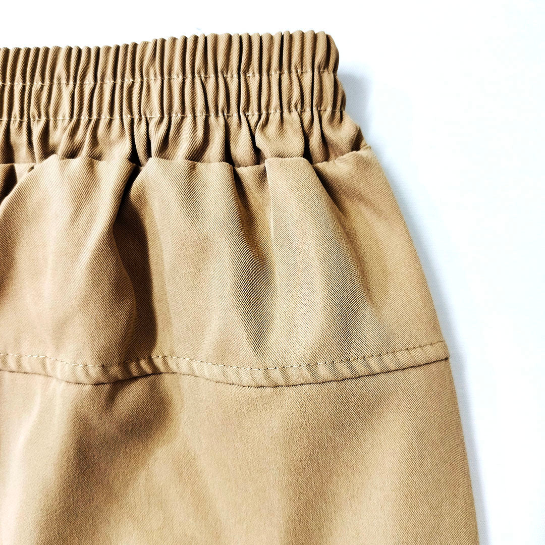 Loose-fitting straight-leg trousers