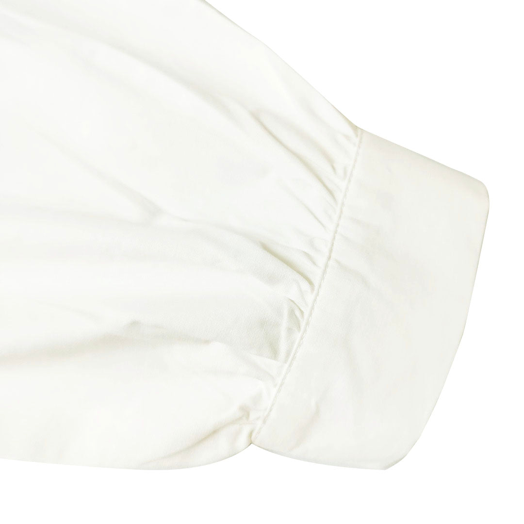 V-neck shirt with three-quarter sleeve