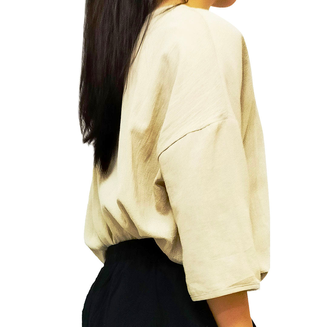 Mid-sleeved loose top