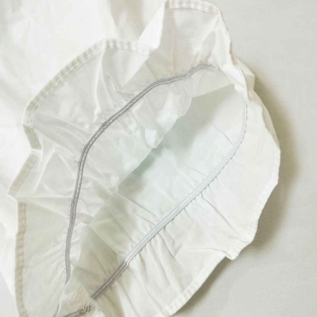 Chic mid-sleeve white shirt with unique collar, pure cotton for an elegant summer commute