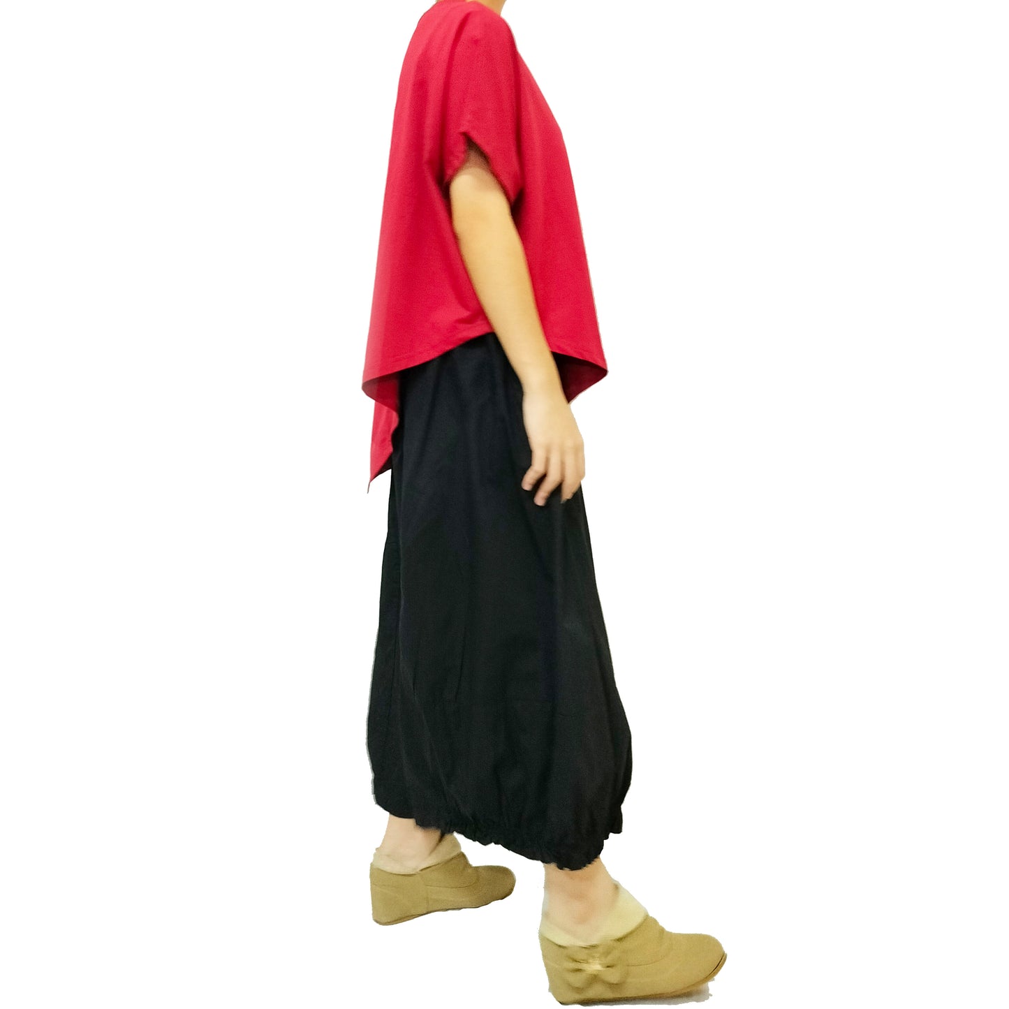 Retro Cotton Wide-Leg Pants: Elastic Waist, Ruffled Edges, and Cropped Length