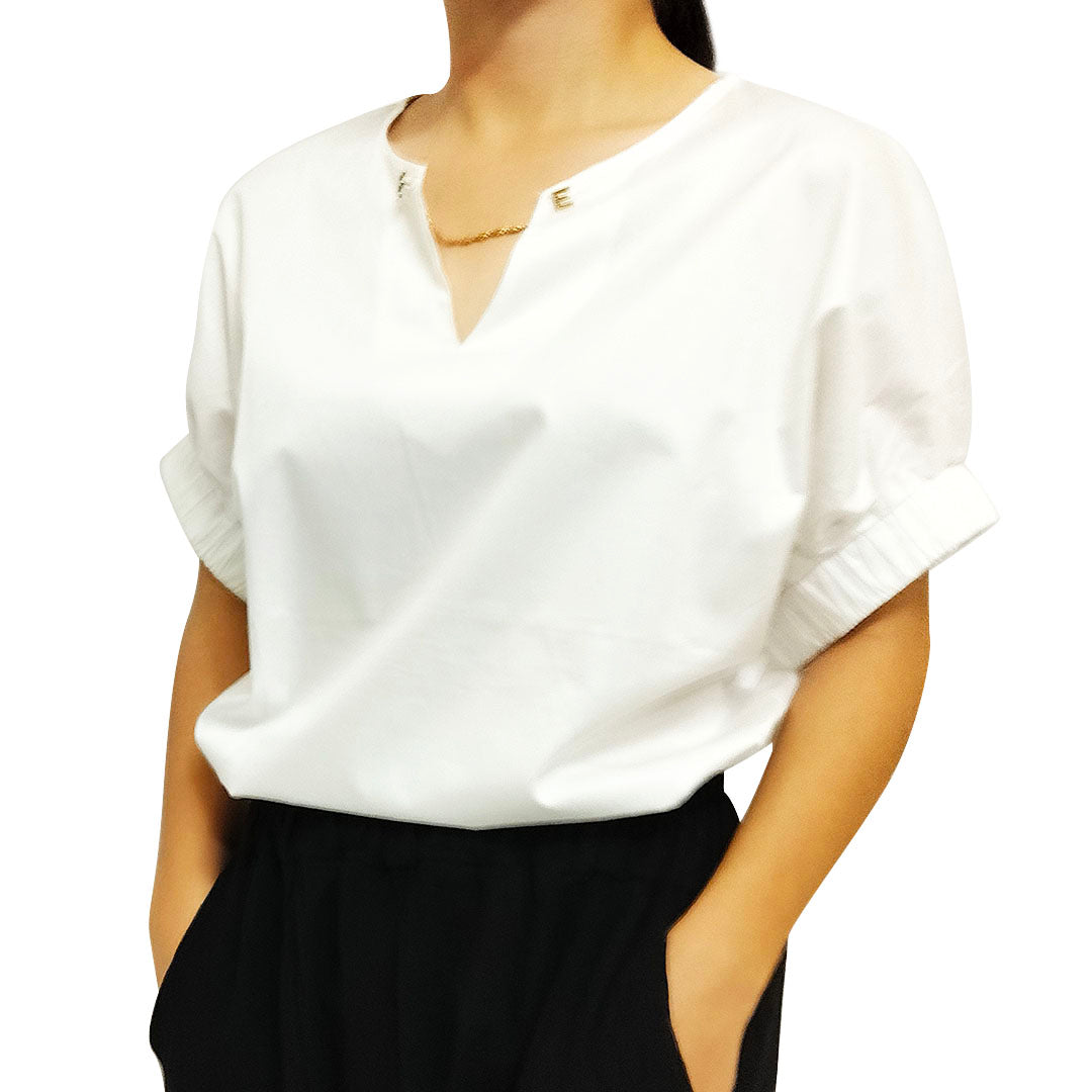 V-neck chic shirt