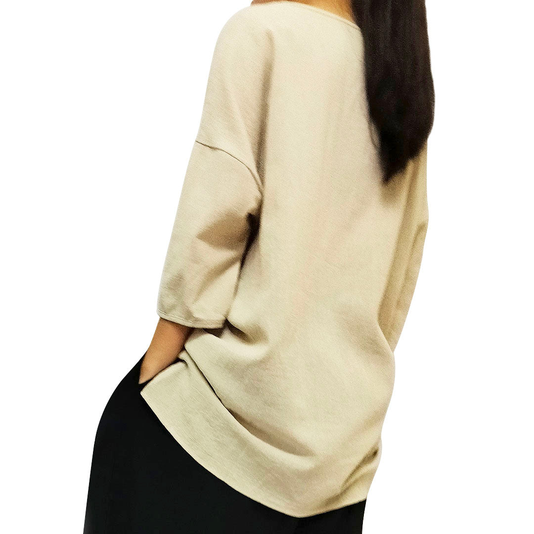 Mid-sleeved loose top