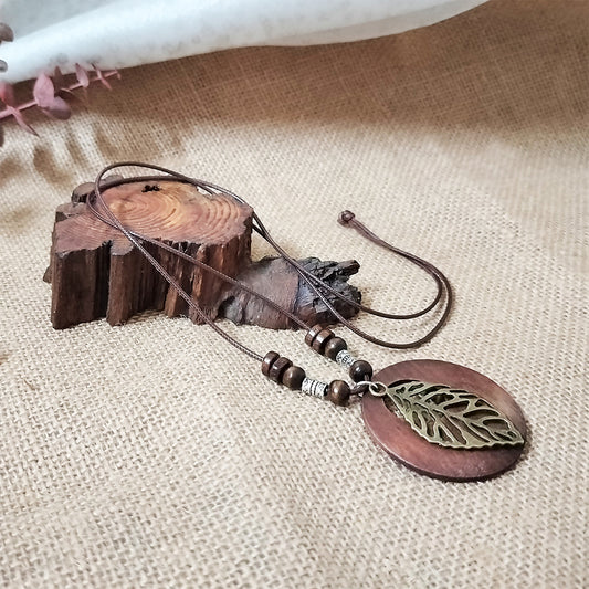 Vintage Ethnic Style Beaded Wooden Hollow Pendant Necklace (Leaves)