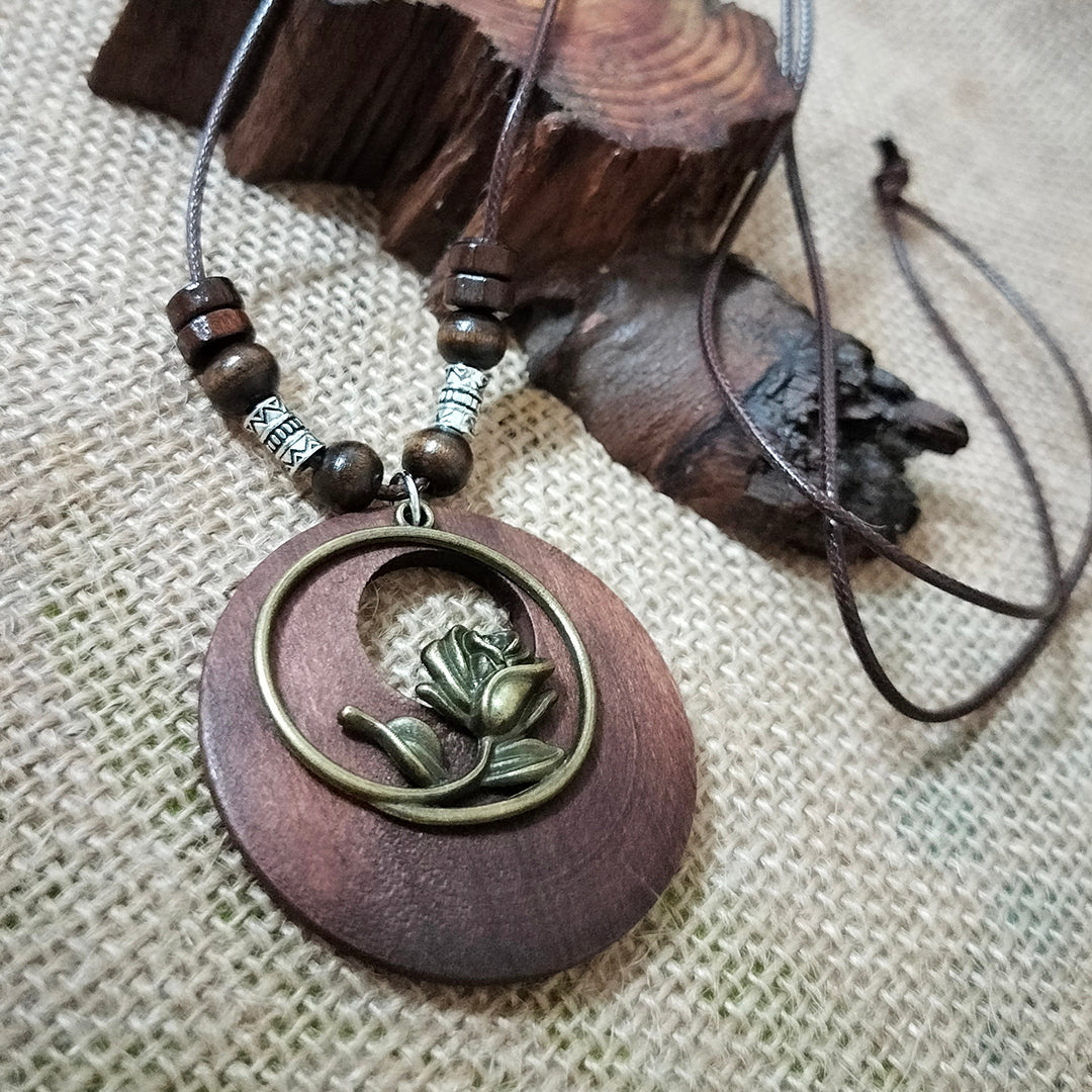Vintage Ethnic Style Beaded Wooden Hollow Pendant Necklace (Rose)