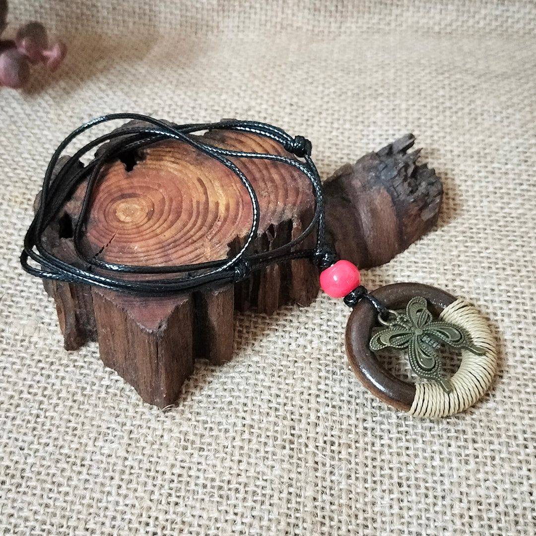 复古木质圆形蝴蝶流苏项链