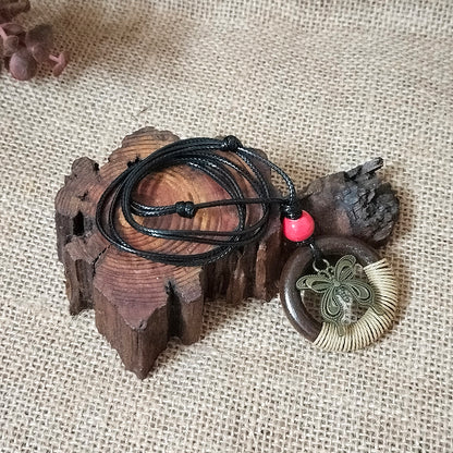 复古木质圆形蝴蝶流苏项链