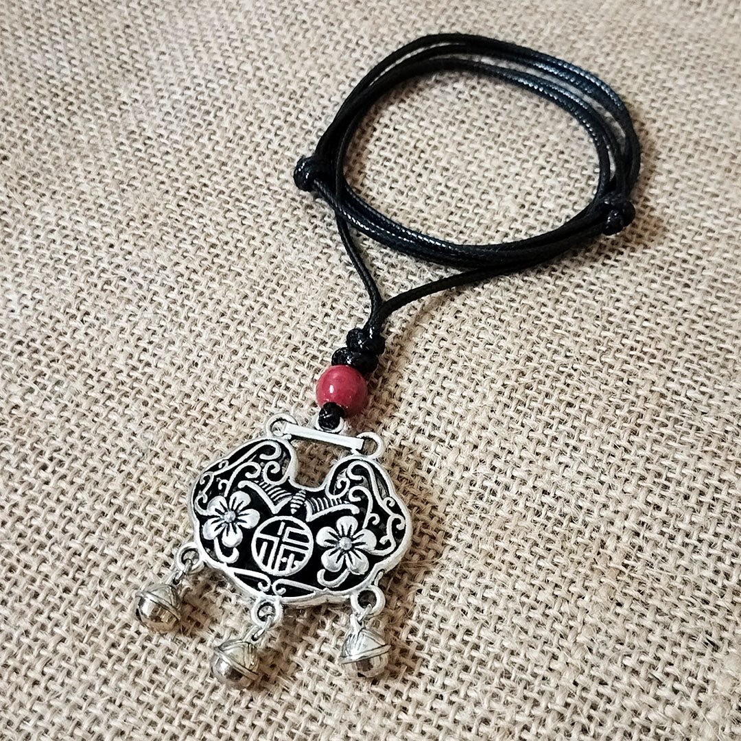 复古藏银繁荣花卉保平安锁项链