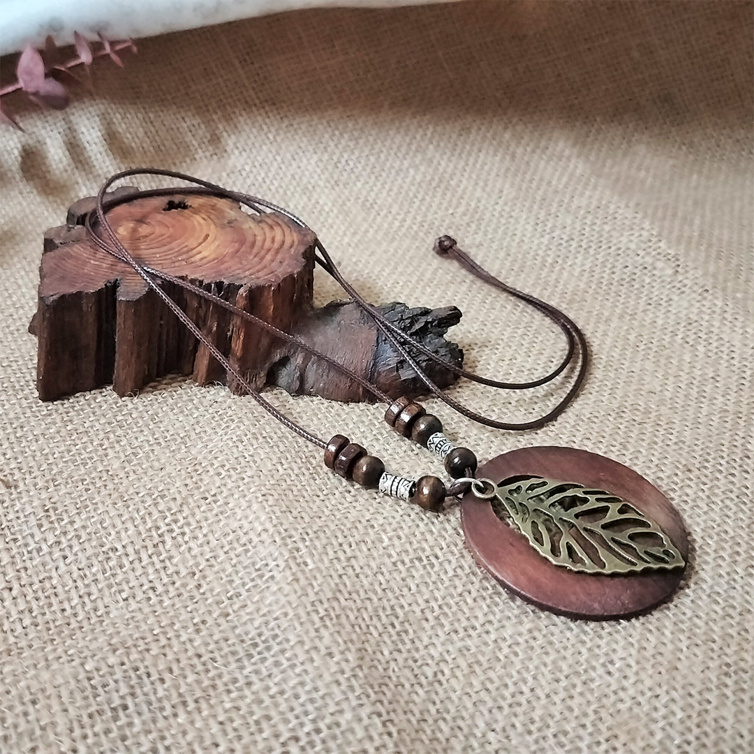 Vintage Ethnic Style Beaded Wooden Hollow Pendant Necklace (Leaves)