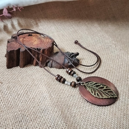 Vintage Ethnic Style Beaded Wooden Hollow Pendant Necklace (Leaves)